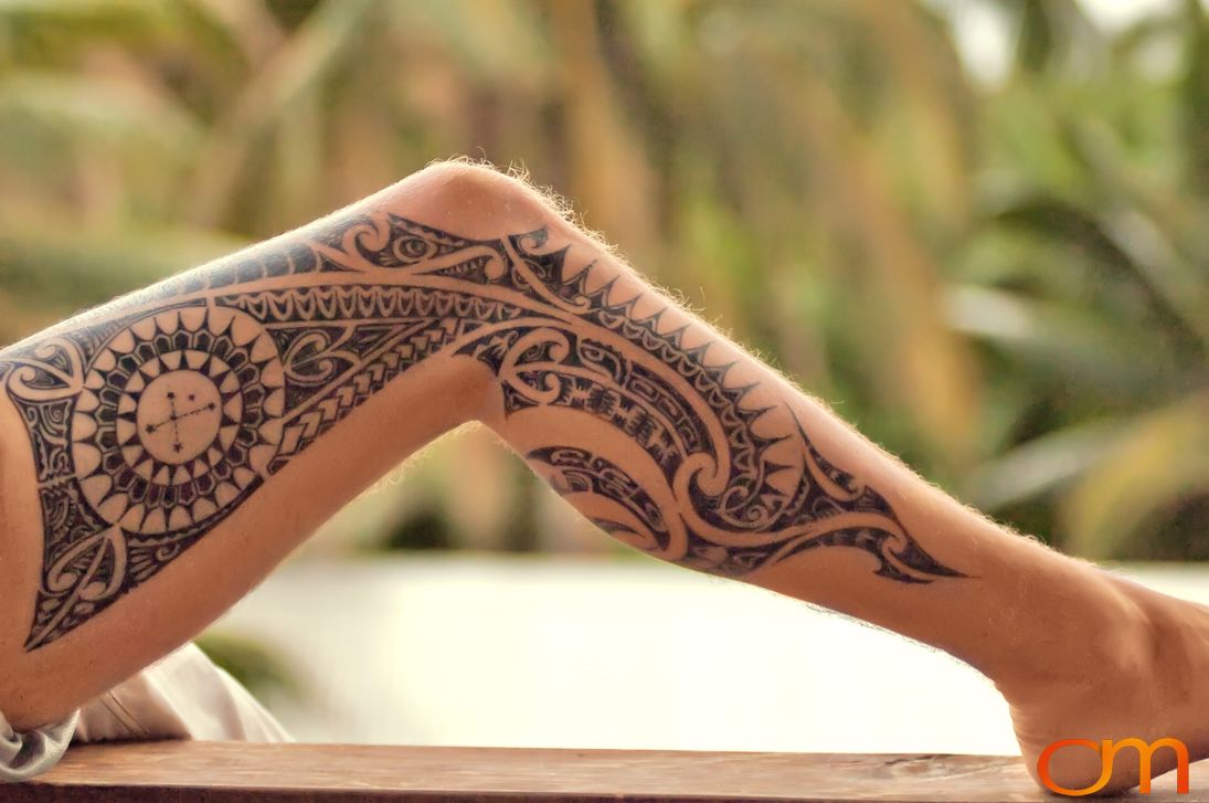 Photo of Cook Islands traditional tattoo on a man's leg. Taken of Reon with Boye Nicholas tattoo by Amanda Fornal in October 2006.