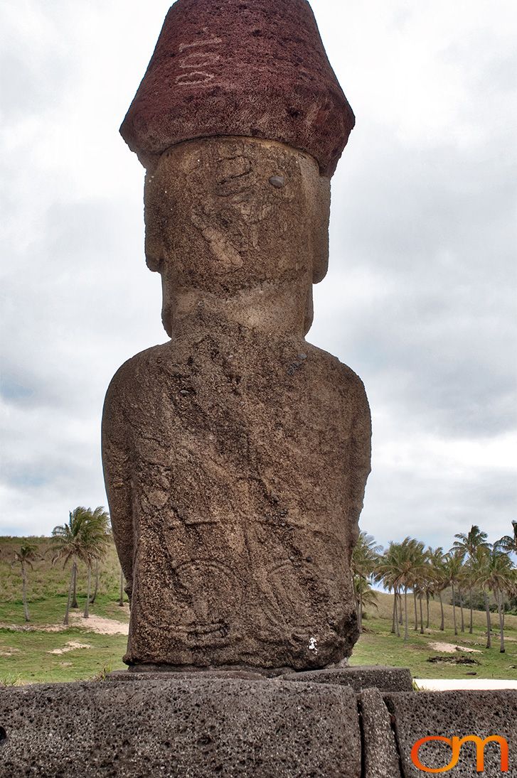 Photo of Rapa Nui (Easter Island) moai. Taken by Amanda Fornal in December 2006.