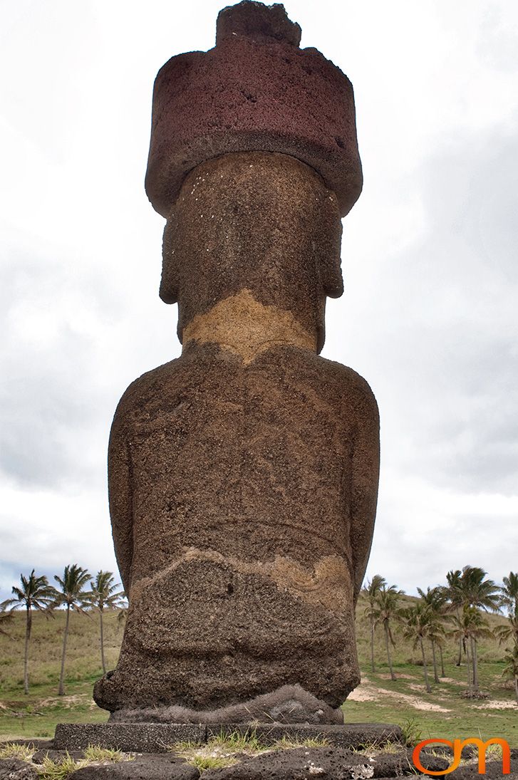 Photo of Rapa Nui (Easter Island) moai. Taken by Amanda Fornal in December 2006.