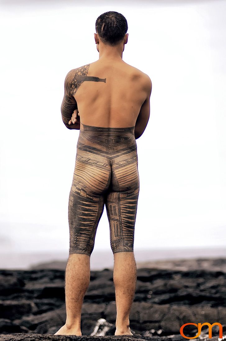 Photo of a Samoan Peʻa, traditional male tatau (tattoo). Taken of Chris on the island of Savai’i by Amanda Fornal in September 2006.