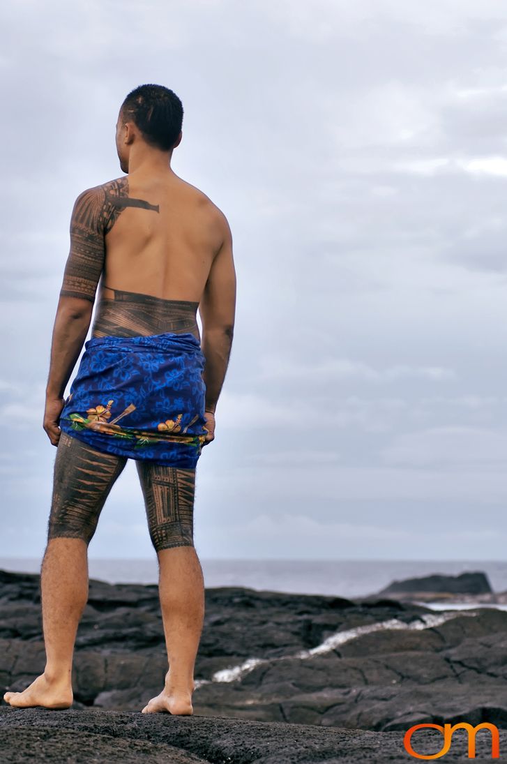 Photo of a Samoan Peʻa, traditional male tatau (tattoo). Taken of Chris on the island of Savai’i by Amanda Fornal in September 2006.