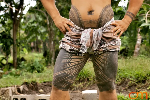 Photo of a Samoan Peʻa, traditional male tatau (tattoo). Taken on the island of Savai’i by Amanda Fornal in September 2006.