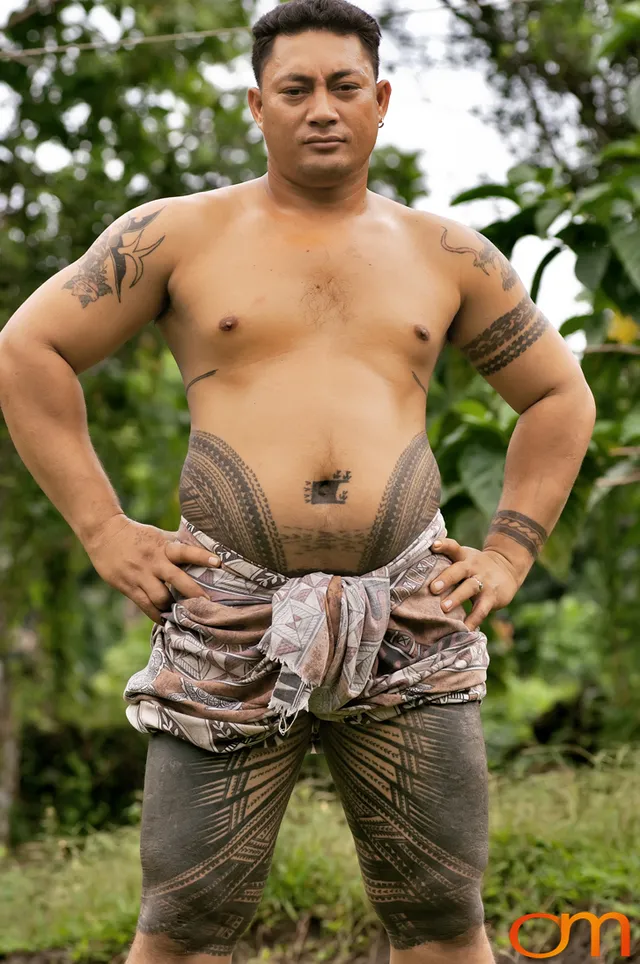 Photo of a Samoan Peʻa, traditional male tatau (tattoo). Taken on the island of Savai’i by Amanda Fornal in September 2006.