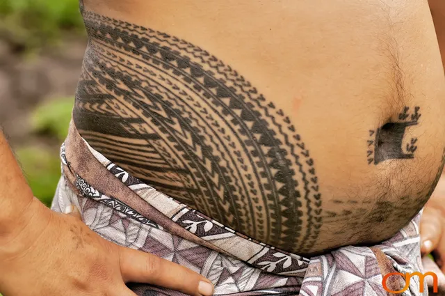 Photo of a Samoan Peʻa, traditional male tatau (tattoo). Taken on the island of Savai’i by Amanda Fornal in September 2006.