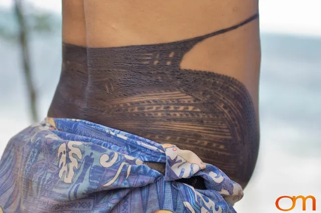 Photo of a Samoan Peʻa, traditional male tatau (tattoo). Taken on the island of Savai’i by Amanda Fornal in September 2006.